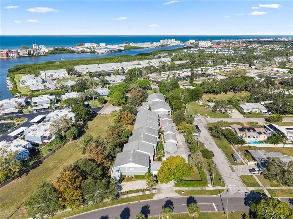 For Sale: $380,000 (2 beds, 2 baths, 1250 Square Feet)