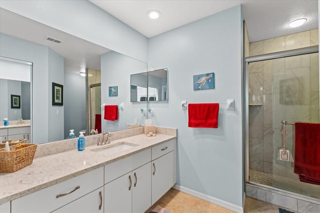 For Sale: $380,000 (2 beds, 2 baths, 1250 Square Feet)