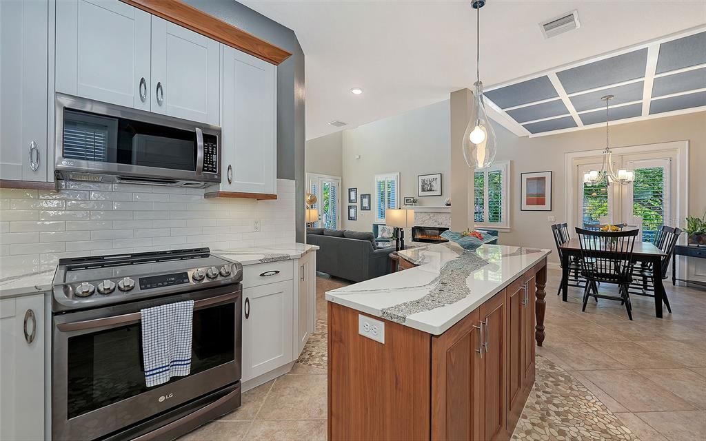 待售: $1,595,000 (5 贝兹, 4 浴室, 2853 平方英尺)