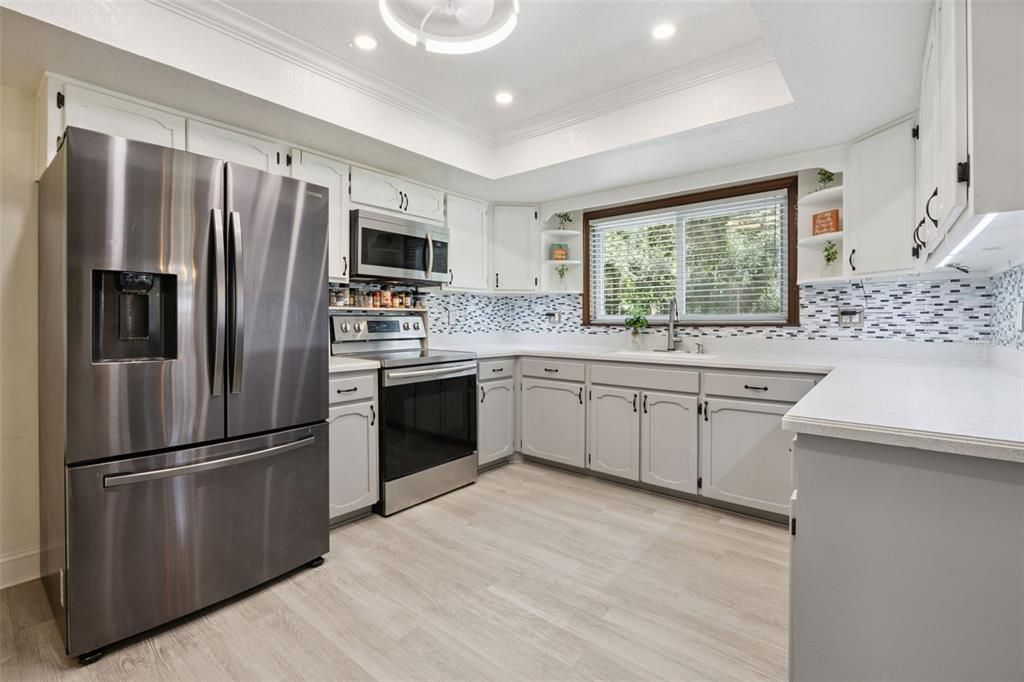 En Venta: $699,999 (5 camas, 3 baños, 2823 Pies cuadrados)