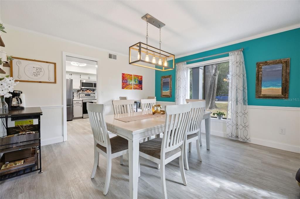 En Venta: $699,999 (5 camas, 3 baños, 2823 Pies cuadrados)