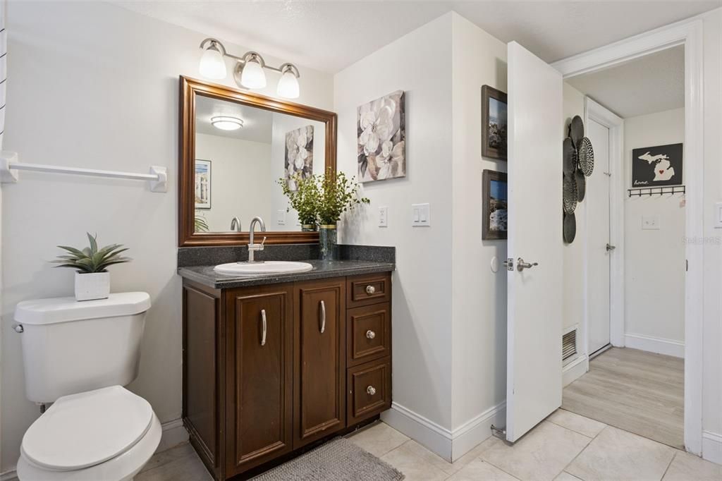 En Venta: $699,999 (5 camas, 3 baños, 2823 Pies cuadrados)