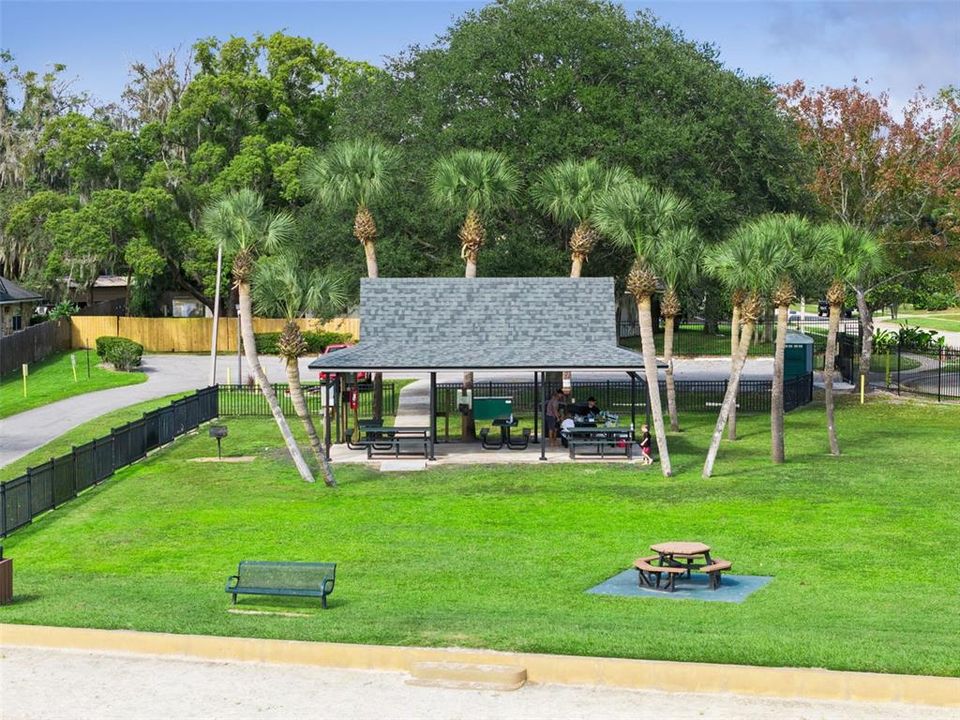 En Venta: $699,999 (5 camas, 3 baños, 2823 Pies cuadrados)