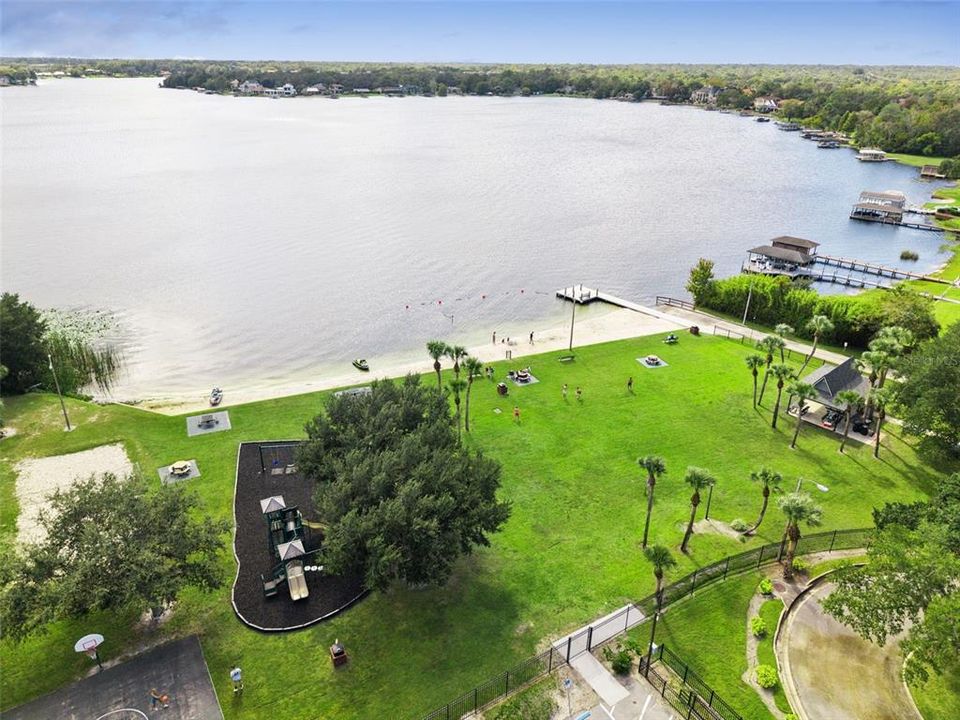 En Venta: $699,999 (5 camas, 3 baños, 2823 Pies cuadrados)