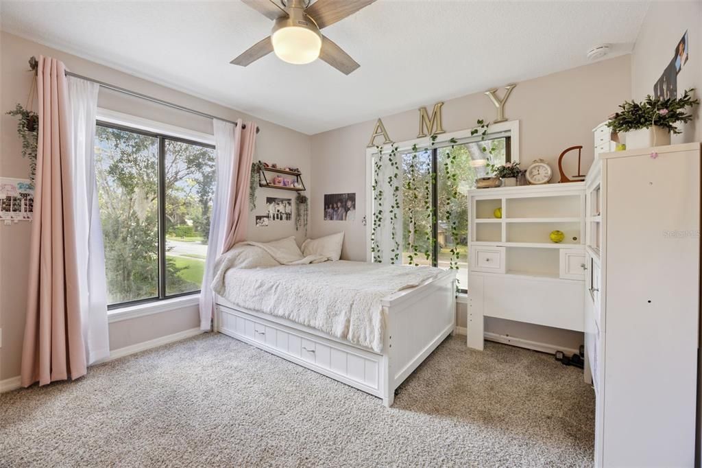 En Venta: $699,999 (5 camas, 3 baños, 2823 Pies cuadrados)