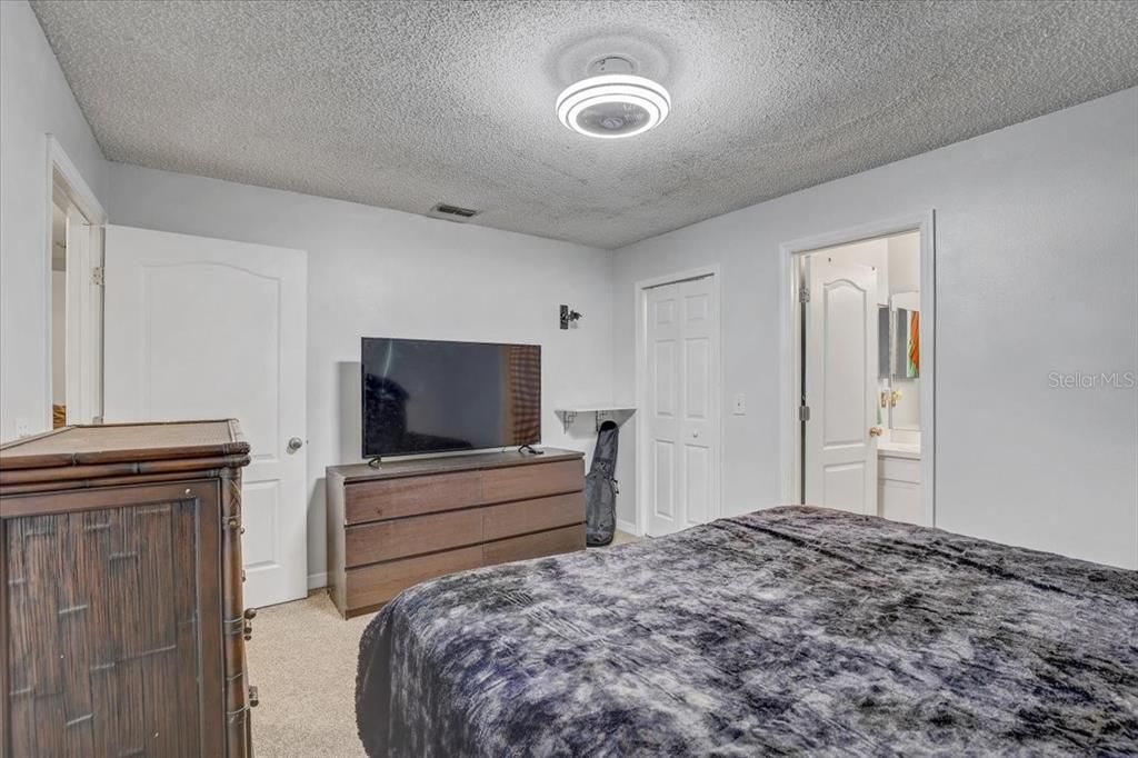 For Sale: $360,000 (3 beds, 2 baths, 1464 Square Feet)