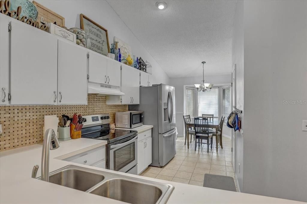 For Sale: $360,000 (3 beds, 2 baths, 1464 Square Feet)