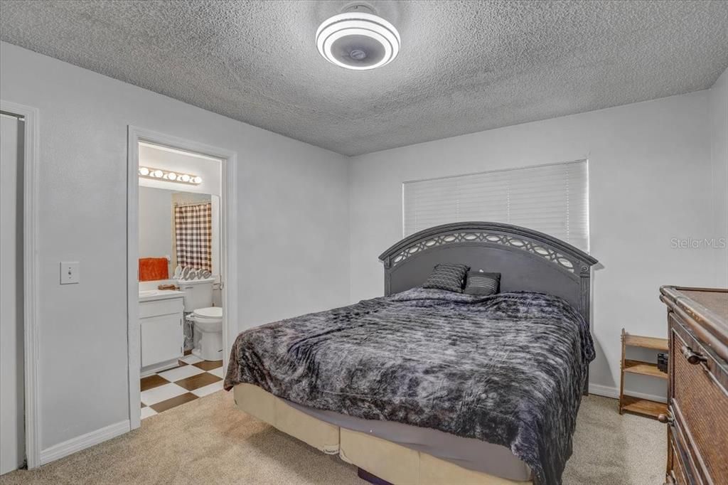 For Sale: $360,000 (3 beds, 2 baths, 1464 Square Feet)