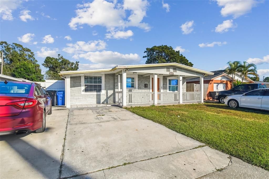 Active With Contract: $399,900 (4 beds, 3 baths, 1711 Square Feet)