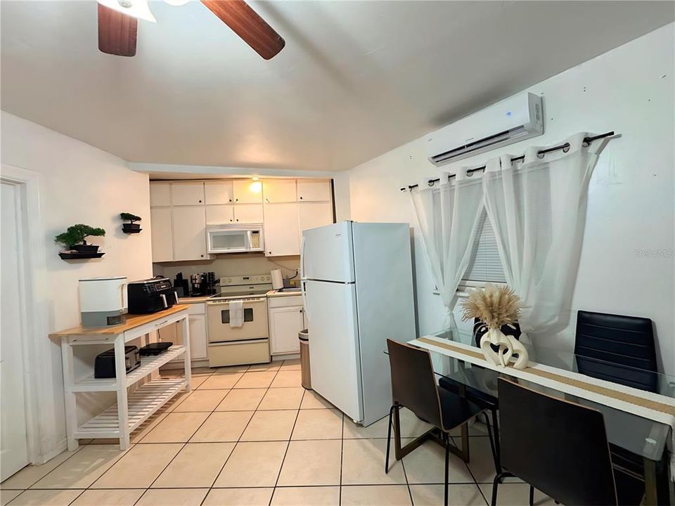 Active With Contract: $399,900 (4 beds, 3 baths, 1711 Square Feet)