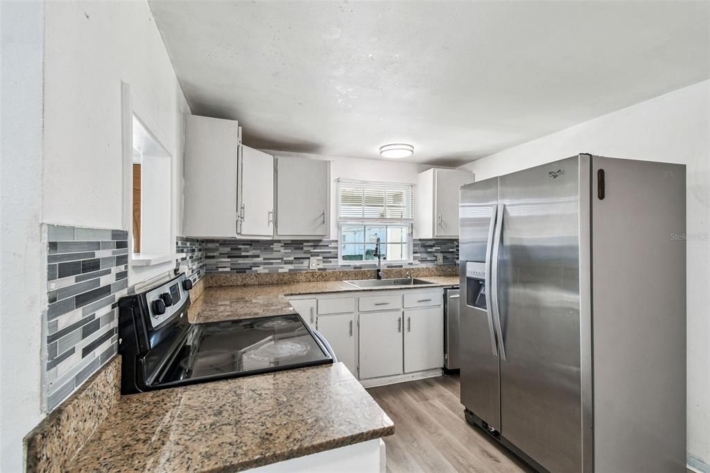 Active With Contract: $399,900 (4 beds, 3 baths, 1711 Square Feet)