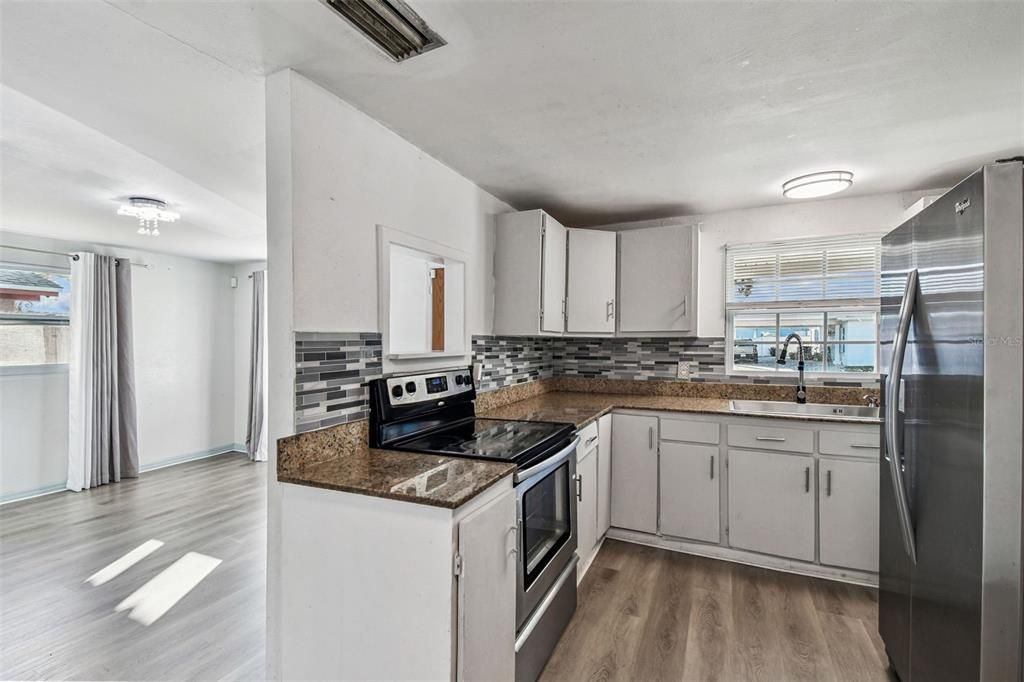 Active With Contract: $399,900 (4 beds, 3 baths, 1711 Square Feet)