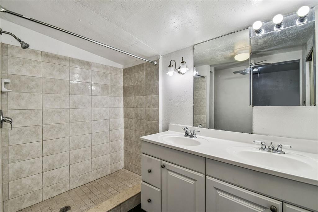 Active With Contract: $399,900 (4 beds, 3 baths, 1711 Square Feet)