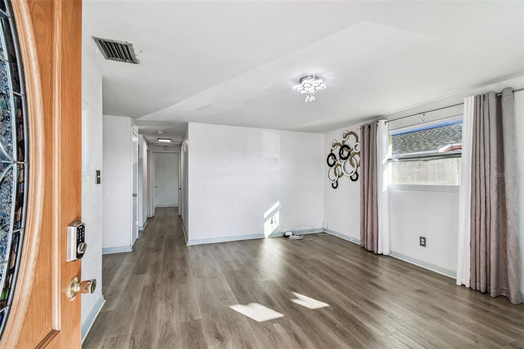 Active With Contract: $399,900 (4 beds, 3 baths, 1711 Square Feet)