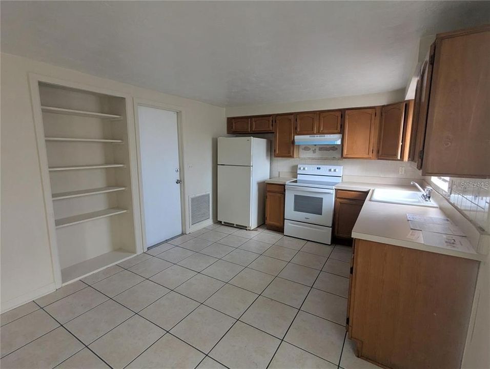 出租: $1,450 (2 贝兹, 1 浴室, 948 平方英尺)