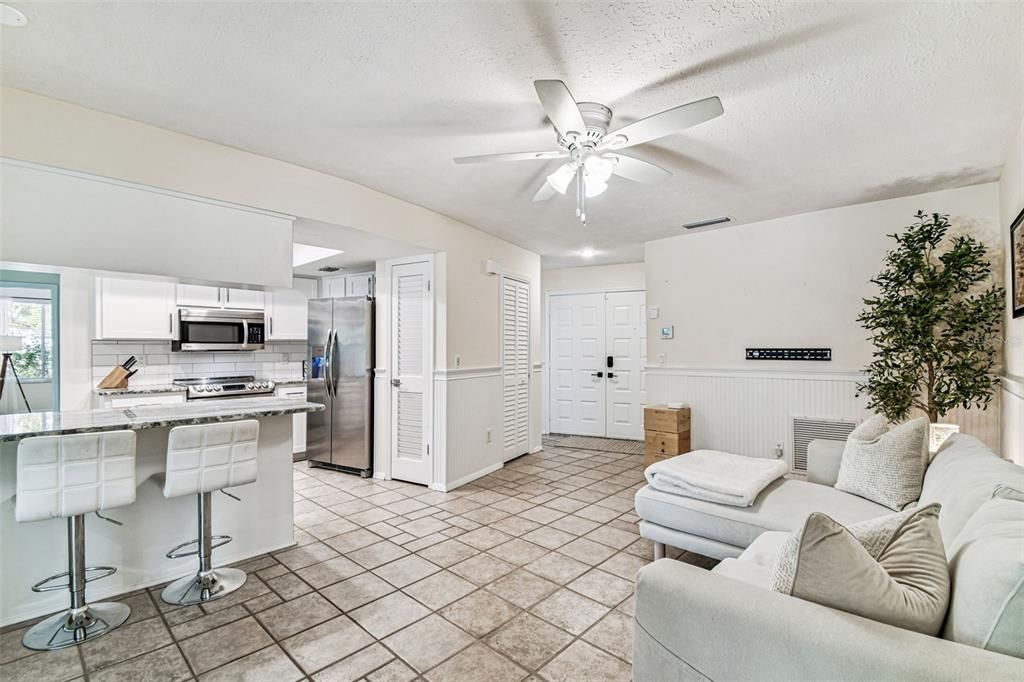 Activo con contrato: $575,000 (4 camas, 2 baños, 1953 Pies cuadrados)