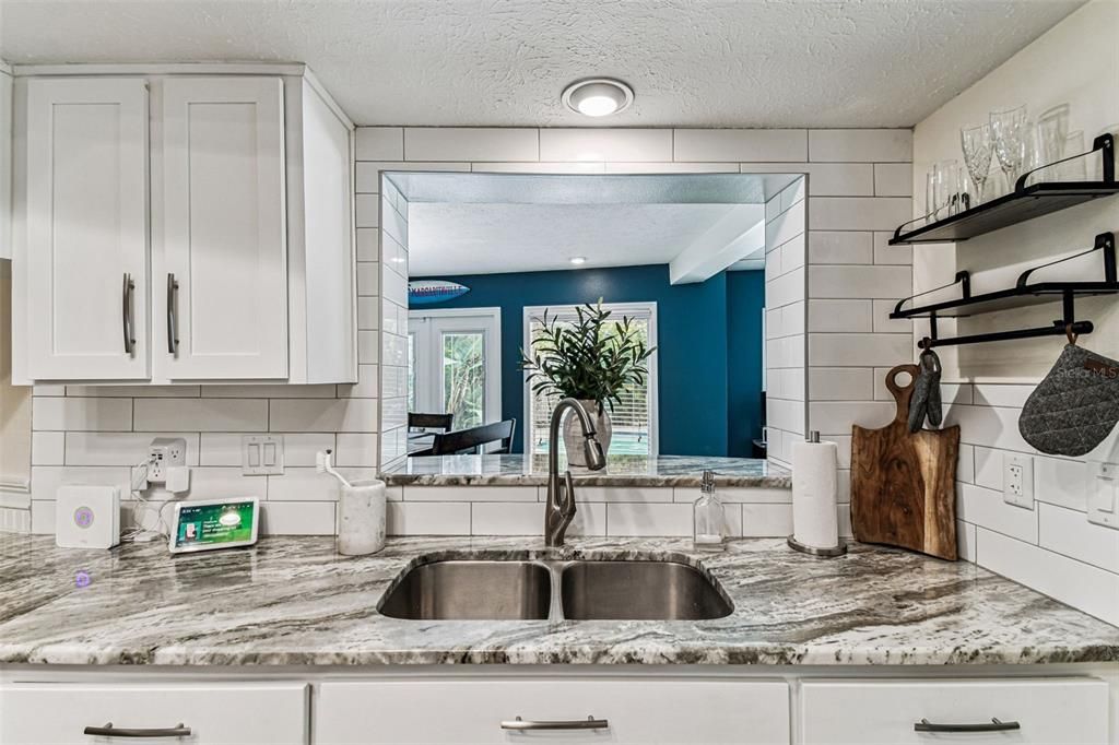 Activo con contrato: $575,000 (4 camas, 2 baños, 1953 Pies cuadrados)