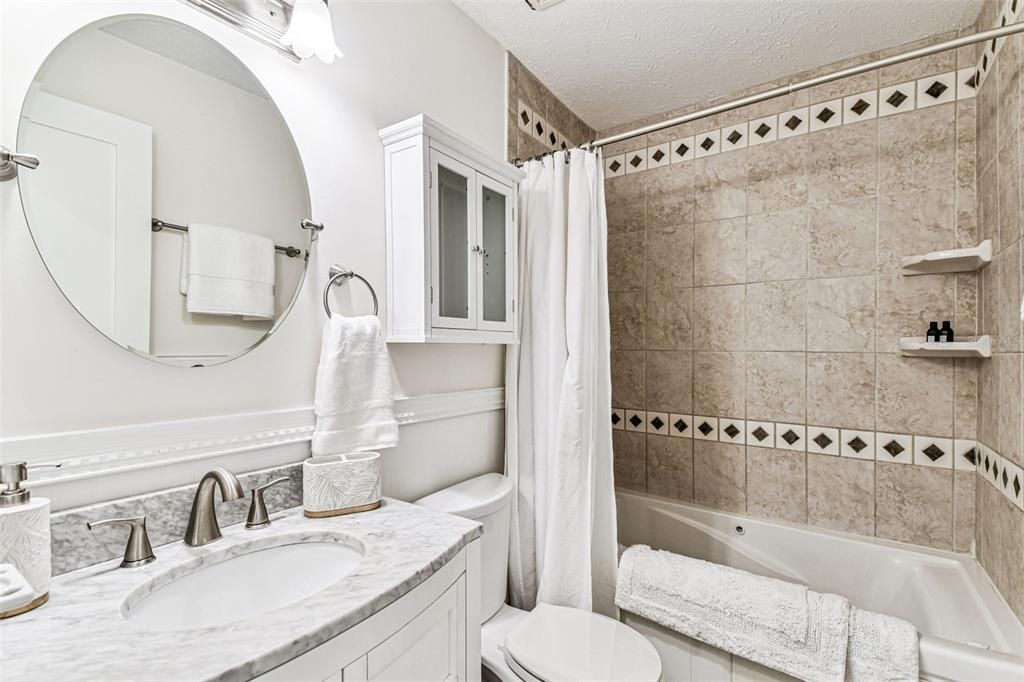 Activo con contrato: $575,000 (4 camas, 2 baños, 1953 Pies cuadrados)