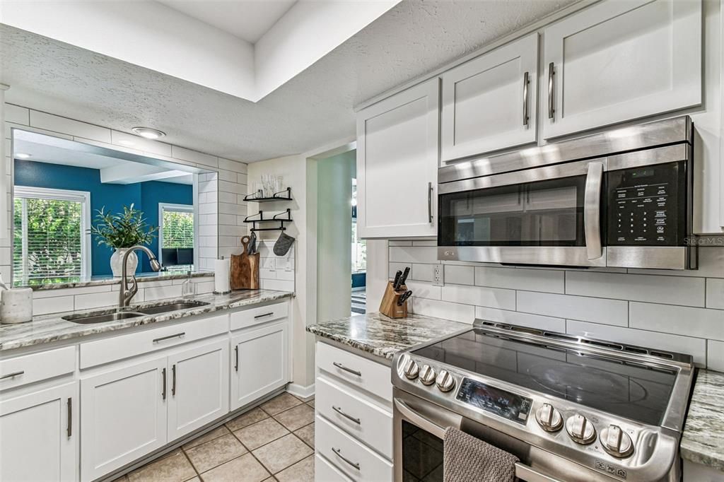 Activo con contrato: $575,000 (4 camas, 2 baños, 1953 Pies cuadrados)