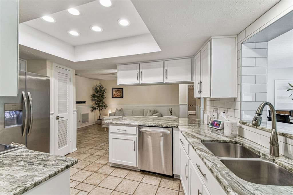 Activo con contrato: $575,000 (4 camas, 2 baños, 1953 Pies cuadrados)