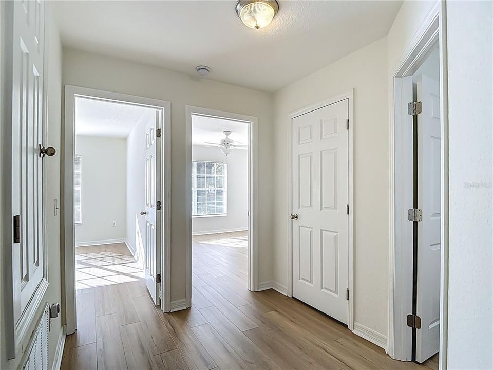 待售: $335,000 (4 贝兹, 3 浴室, 3049 平方英尺)