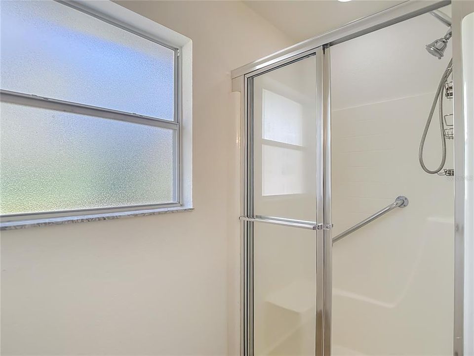 待售: $335,000 (4 贝兹, 3 浴室, 3049 平方英尺)