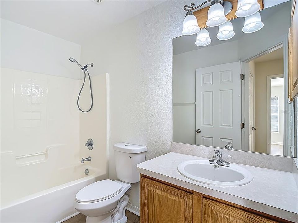 待售: $335,000 (4 贝兹, 3 浴室, 3049 平方英尺)