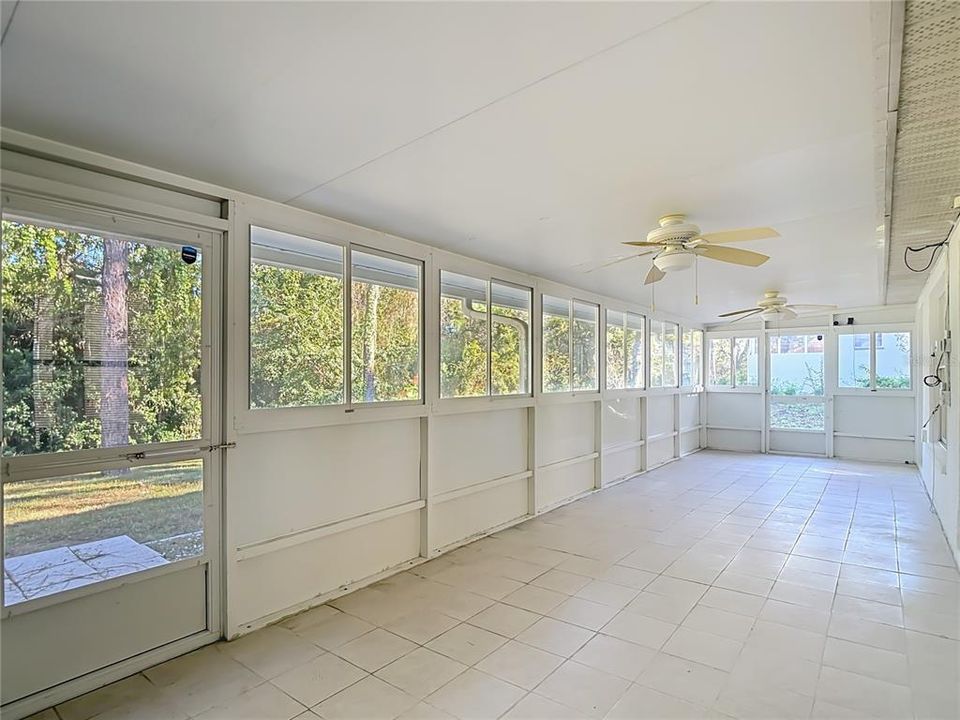 待售: $335,000 (4 贝兹, 3 浴室, 3049 平方英尺)