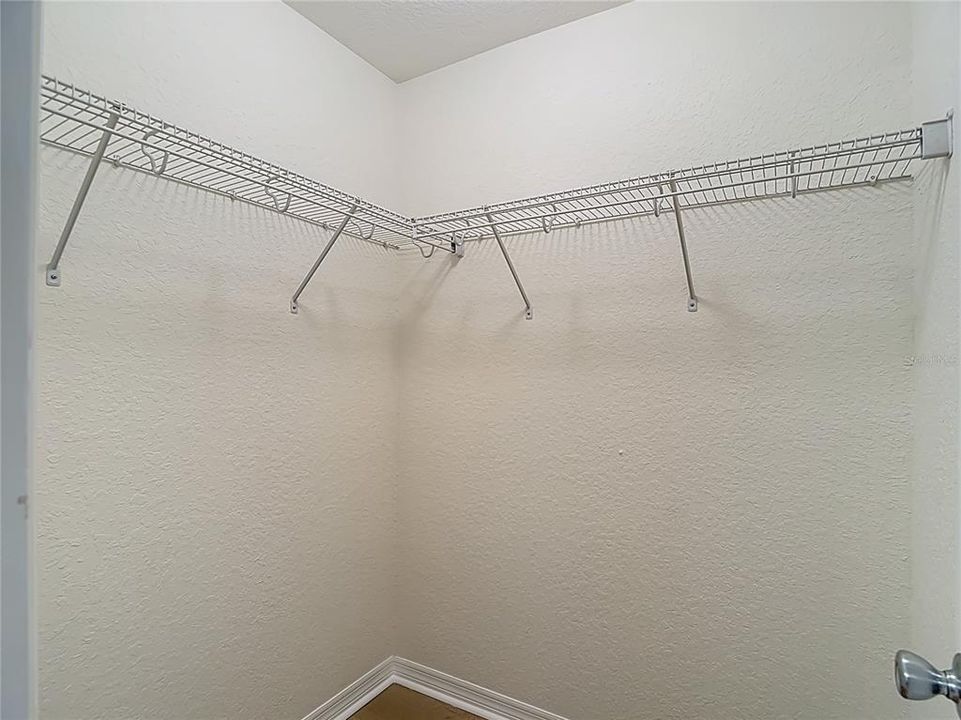 待售: $335,000 (4 贝兹, 3 浴室, 3049 平方英尺)