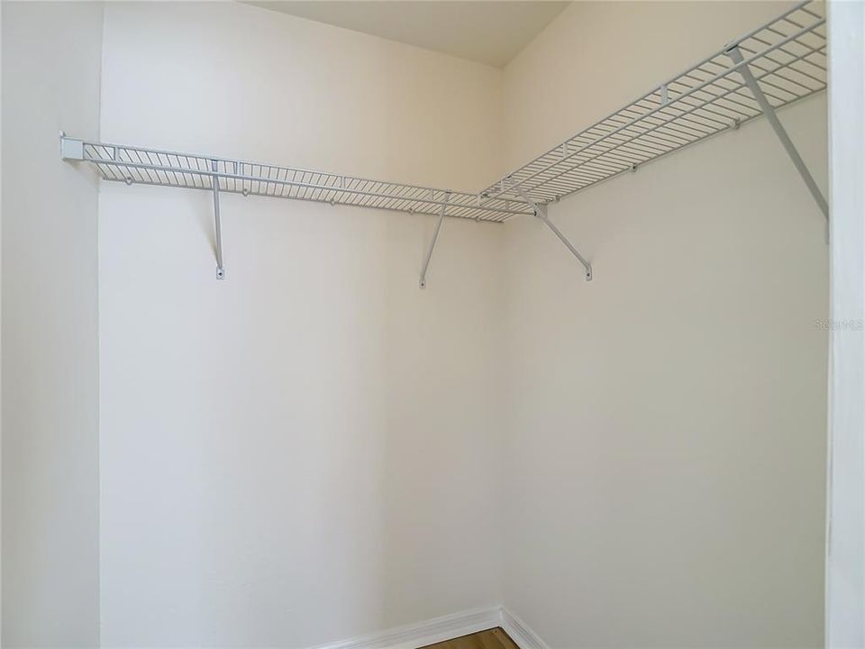 待售: $335,000 (4 贝兹, 3 浴室, 3049 平方英尺)