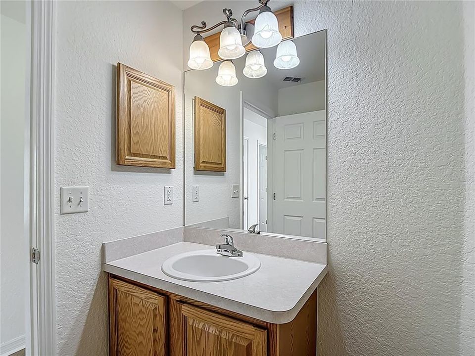 待售: $335,000 (4 贝兹, 3 浴室, 3049 平方英尺)