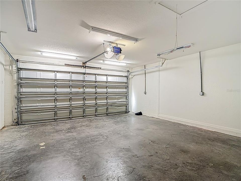 待售: $335,000 (4 贝兹, 3 浴室, 3049 平方英尺)