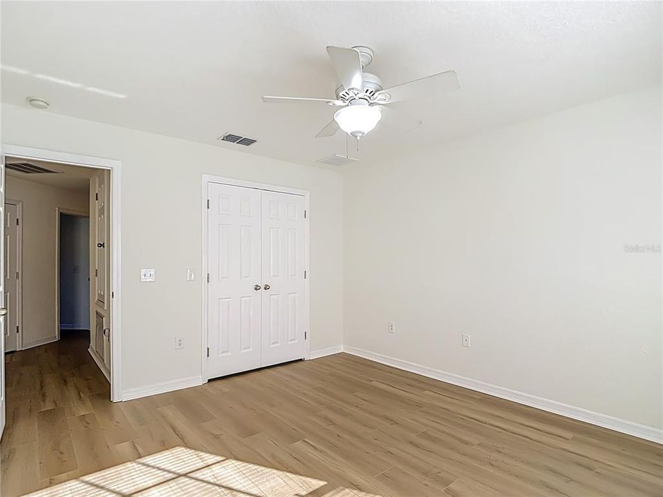 待售: $335,000 (4 贝兹, 3 浴室, 3049 平方英尺)