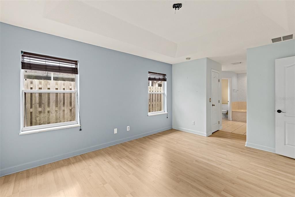 En Venta: $470,000 (4 camas, 2 baños, 2028 Pies cuadrados)