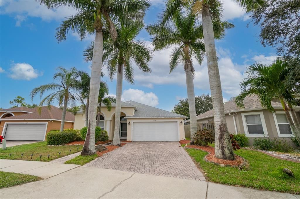 En Venta: $470,000 (4 camas, 2 baños, 2028 Pies cuadrados)