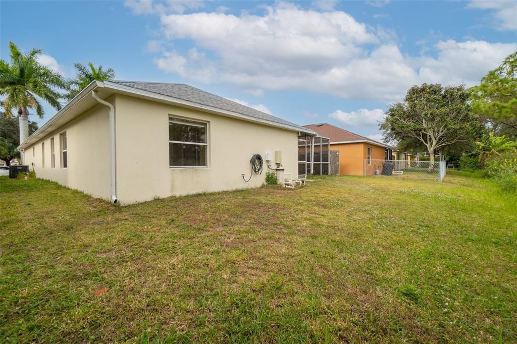 En Venta: $470,000 (4 camas, 2 baños, 2028 Pies cuadrados)