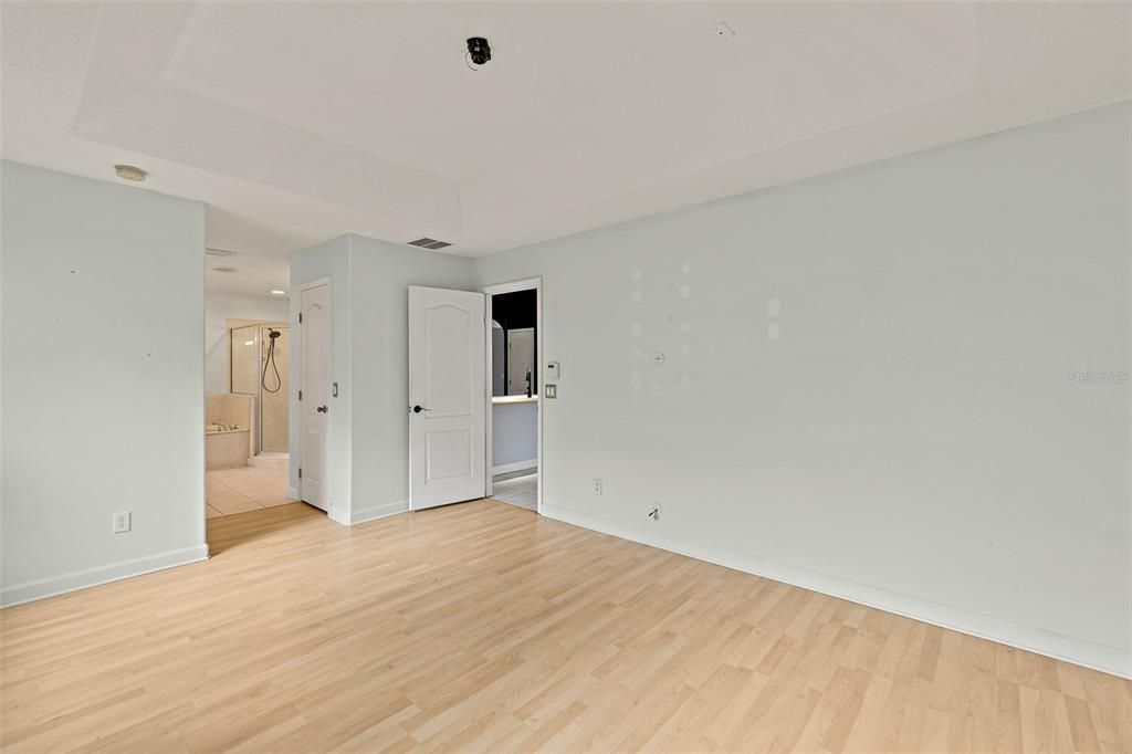 En Venta: $470,000 (4 camas, 2 baños, 2028 Pies cuadrados)