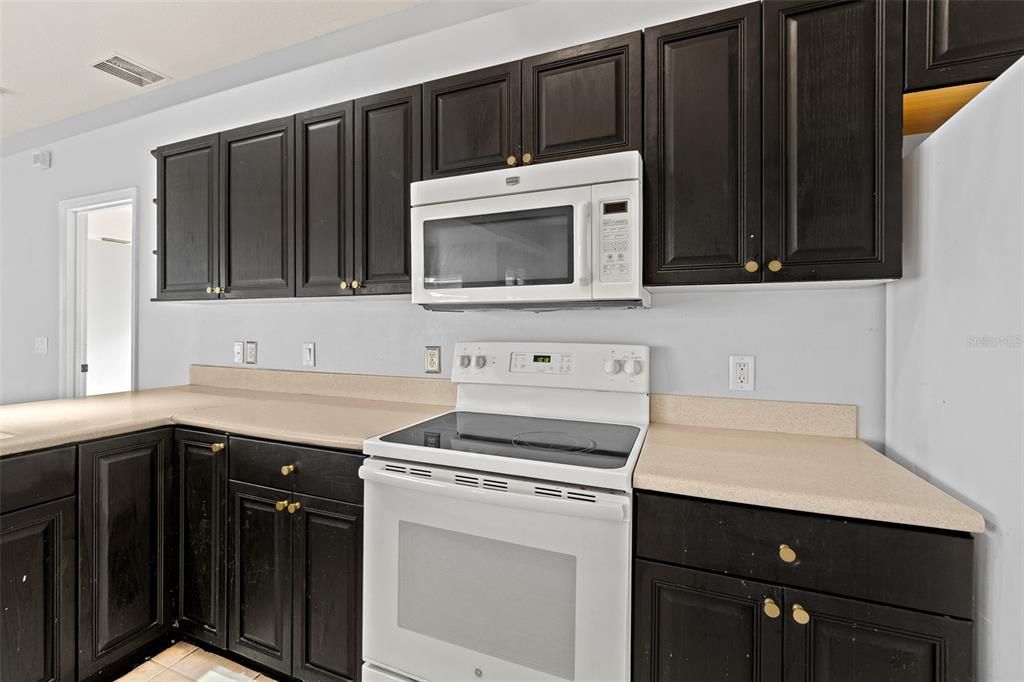 En Venta: $470,000 (4 camas, 2 baños, 2028 Pies cuadrados)