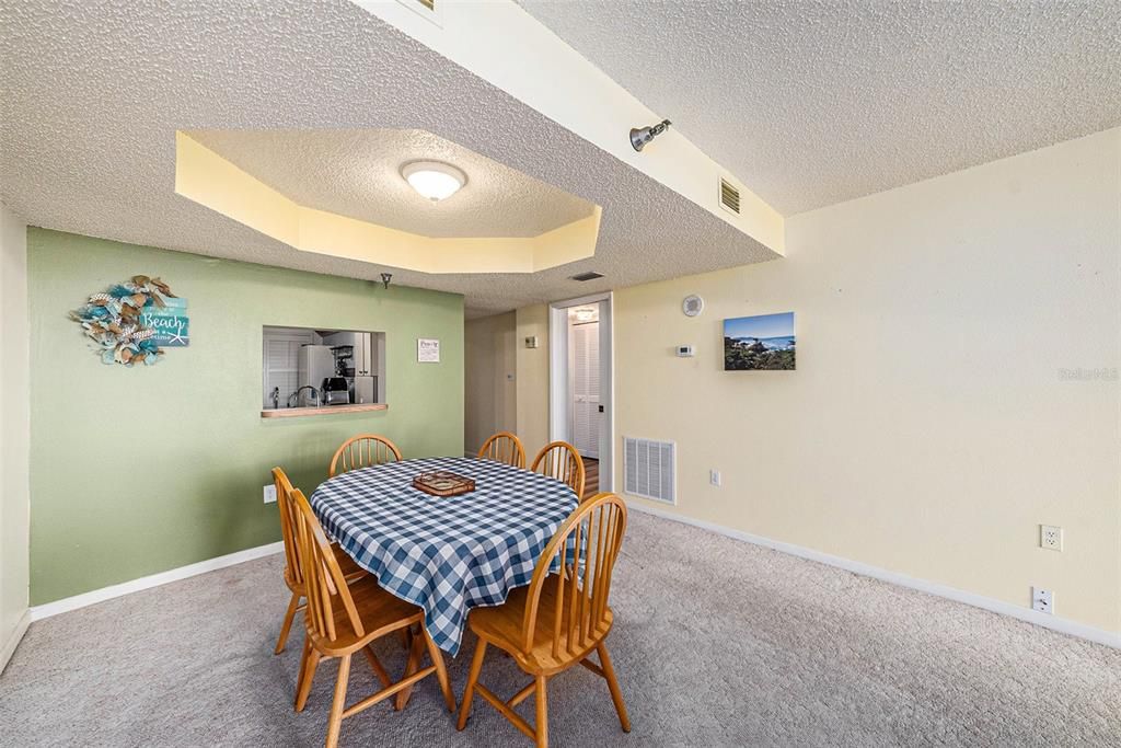 Activo con contrato: $450,000 (2 camas, 2 baños, 1085 Pies cuadrados)