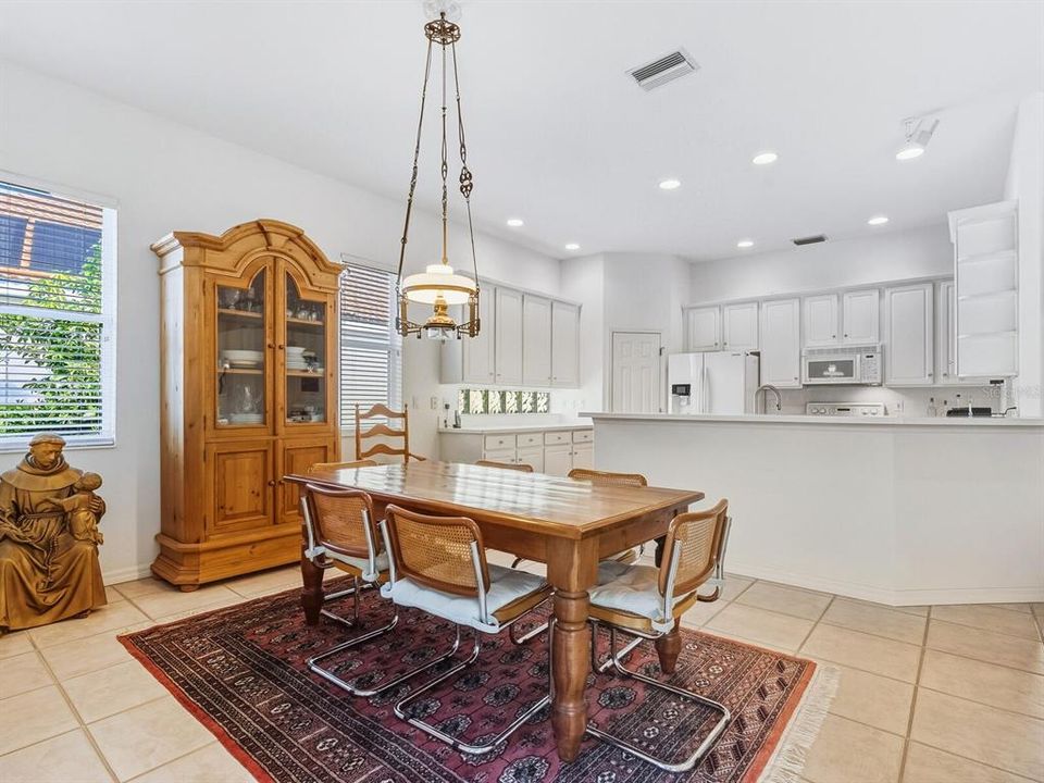 For Sale: $595,000 (3 beds, 2 baths, 2162 Square Feet)