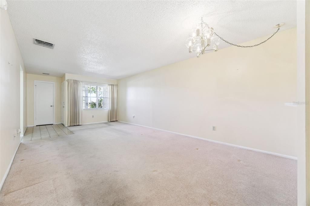 На продажу: $222,900 (2 спален, 2 ванн, 1031 Квадратных фут)