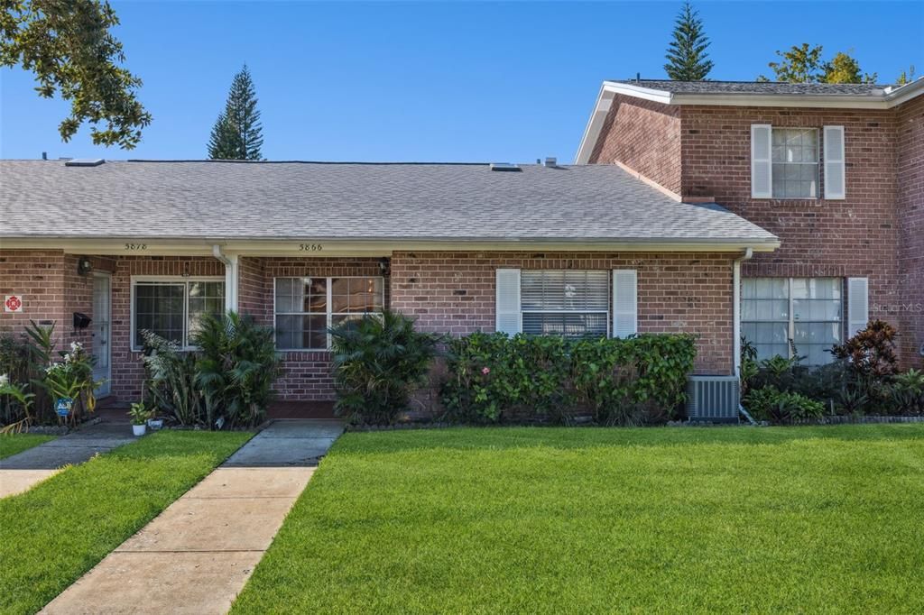 На продажу: $222,900 (2 спален, 2 ванн, 1031 Квадратных фут)