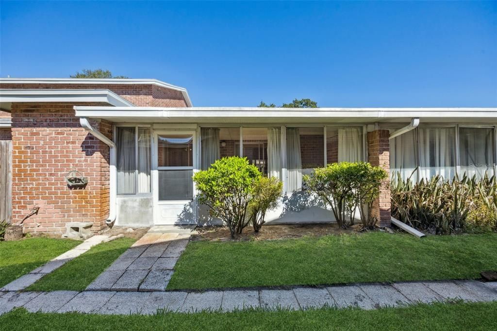 На продажу: $222,900 (2 спален, 2 ванн, 1031 Квадратных фут)