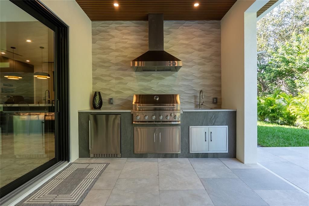 На продажу: $2,850,000 (4 спален, 4 ванн, 3954 Квадратных фут)