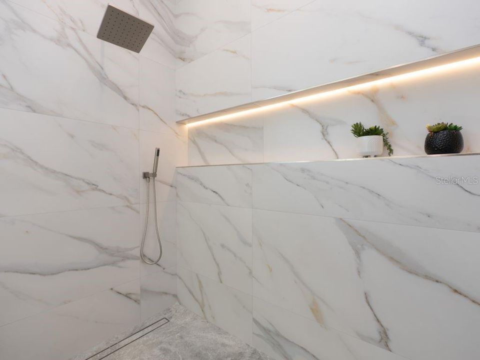 На продажу: $2,850,000 (4 спален, 4 ванн, 3954 Квадратных фут)