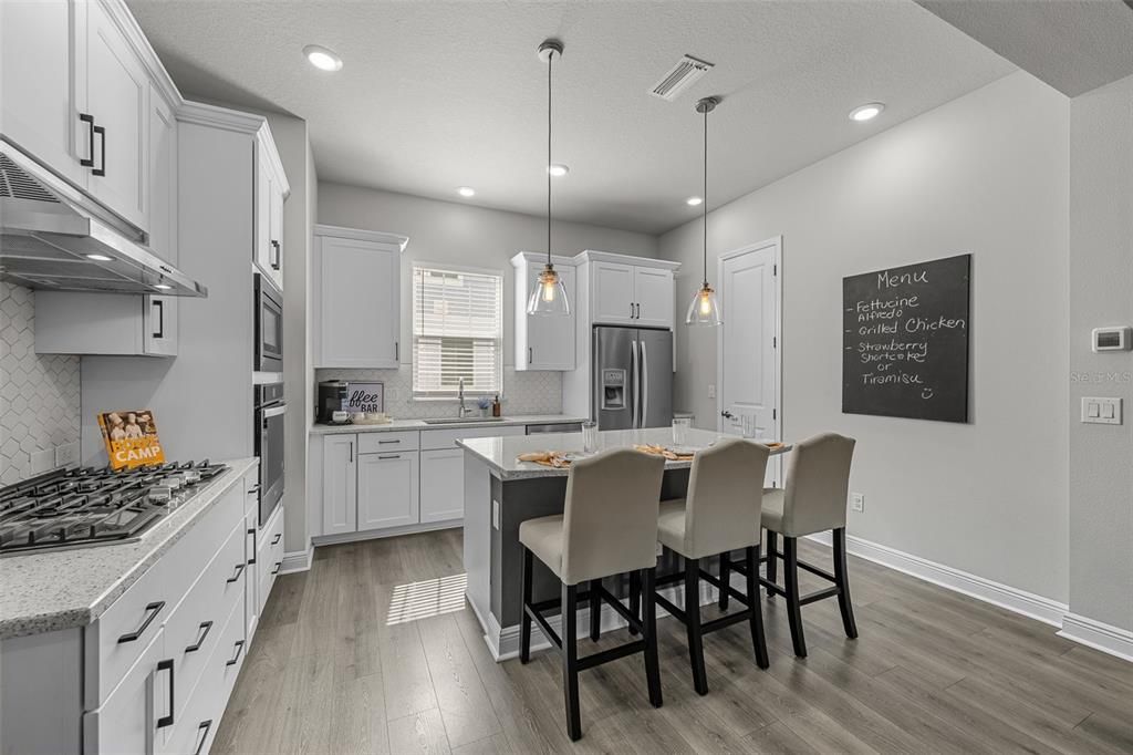 待售: $774,900 (3 贝兹, 3 浴室, 1977 平方英尺)