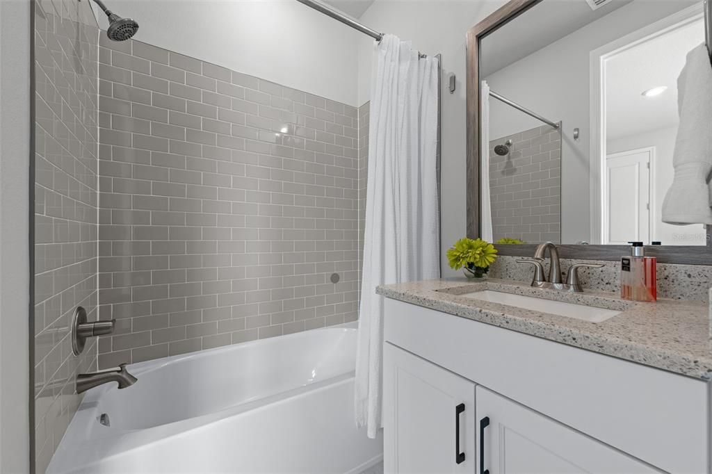 待售: $774,900 (3 贝兹, 3 浴室, 1977 平方英尺)