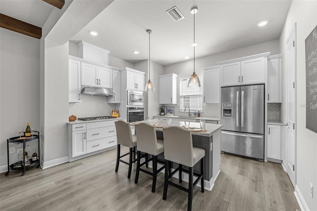 待售: $774,900 (3 贝兹, 3 浴室, 1977 平方英尺)