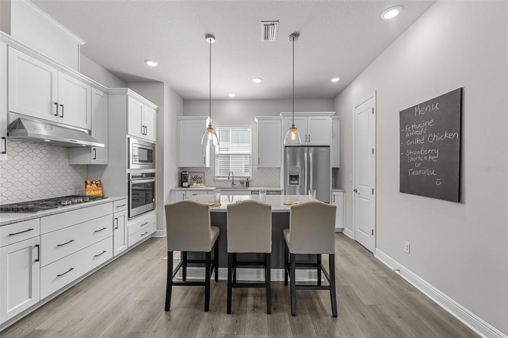 待售: $774,900 (3 贝兹, 3 浴室, 1977 平方英尺)