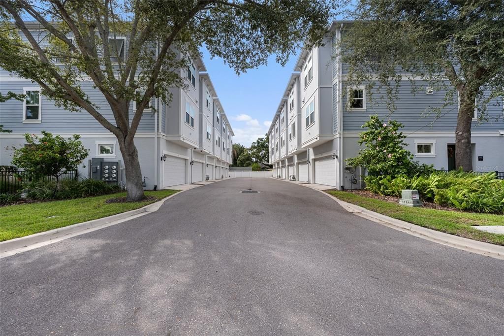 待售: $774,900 (3 贝兹, 3 浴室, 1977 平方英尺)